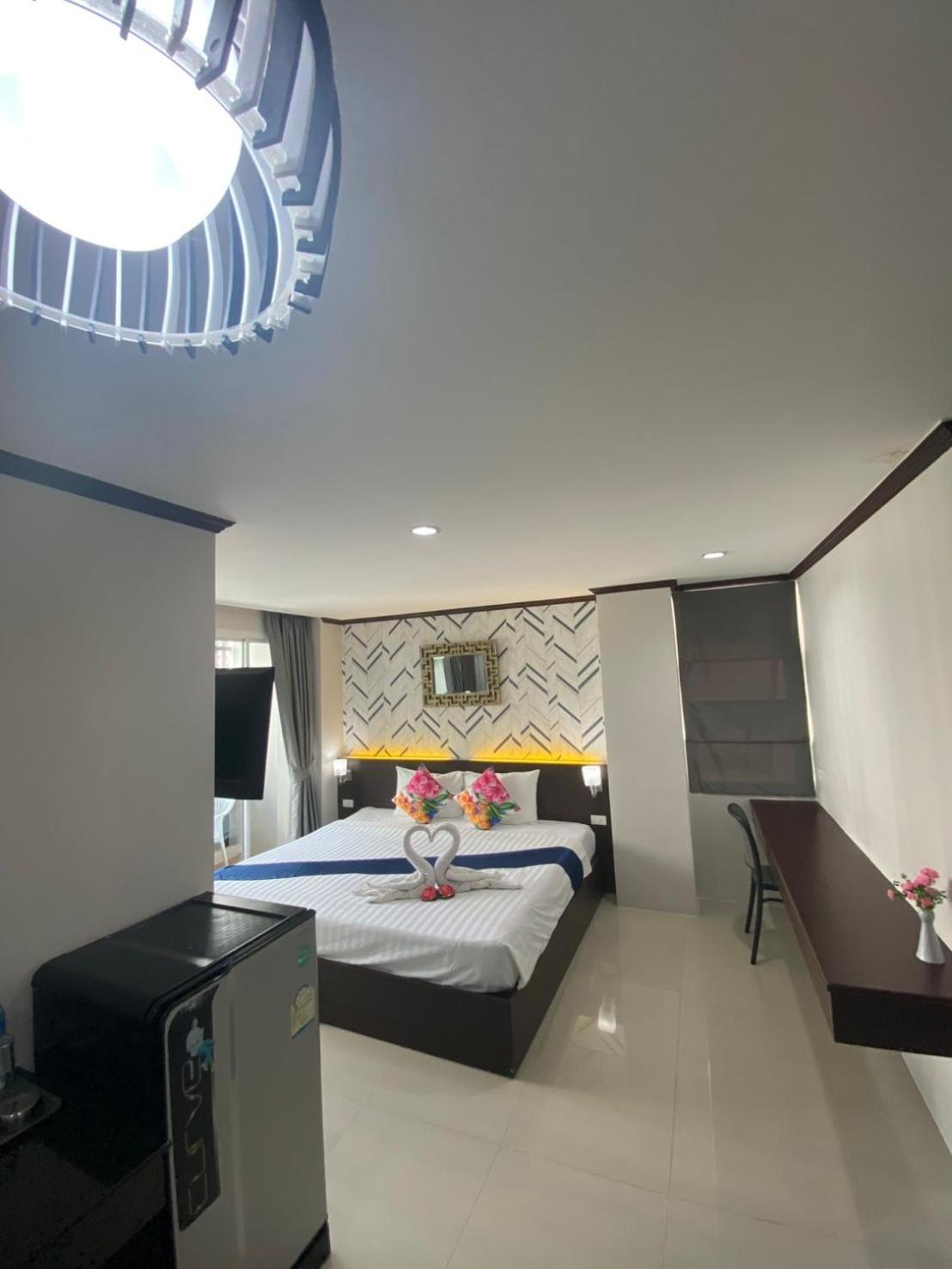 The Chic Patong Hotel Bilik gambar